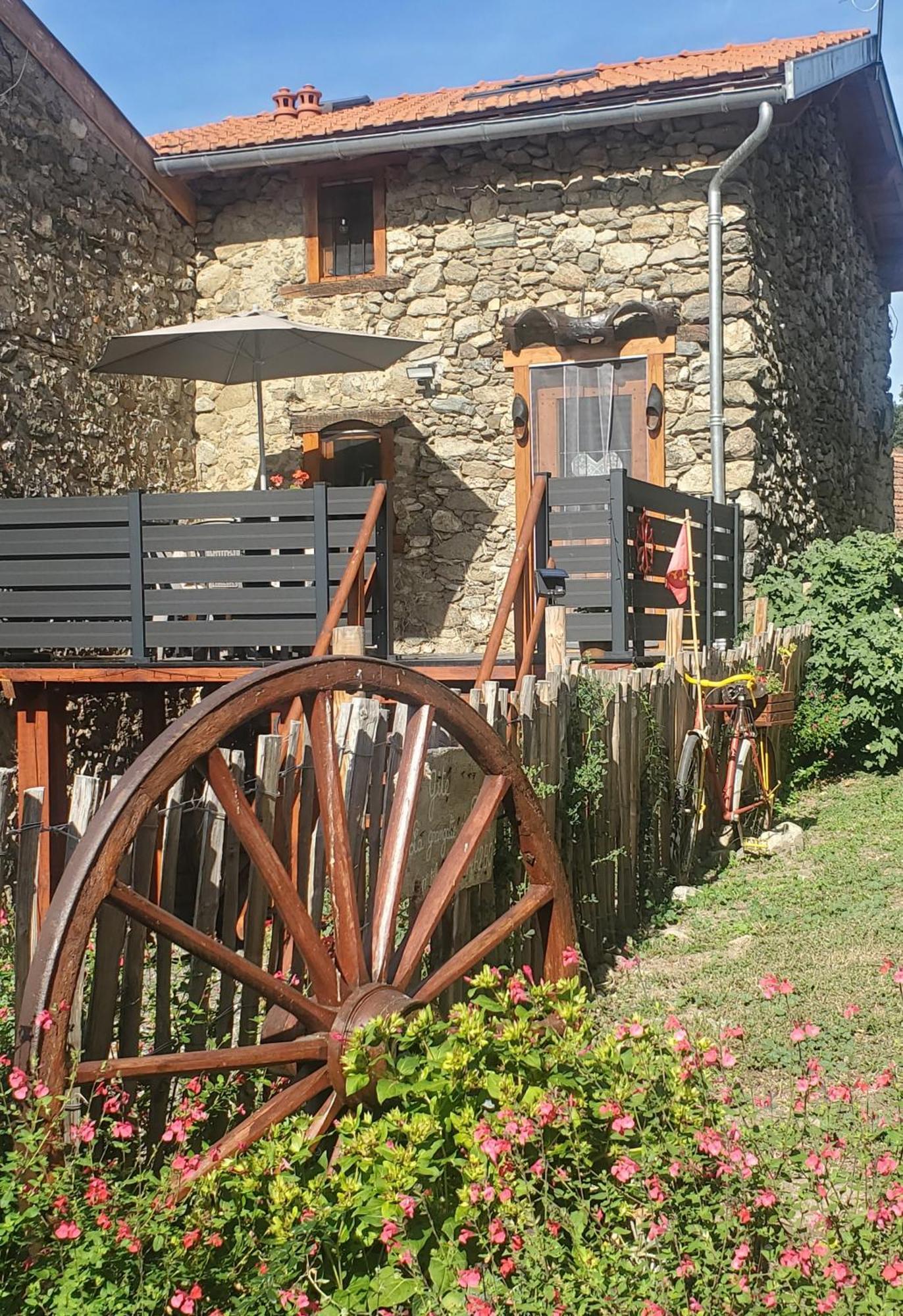 Gite La Grangette De Pauline Mercus-Garrabet Dış mekan fotoğraf